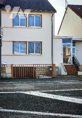 A visiter sans tarder, venez découvrir cette belle maison avec son joli jardin.