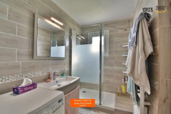 À vendre – Au calme, maison familiale traditionnelle 4 chambres + bureau sur terrain de 1 550 m² piscinable