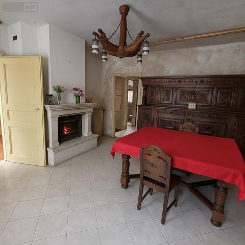 Maison à vendre à Conlie dans la Sarthe (72240), ref : 72120-1012