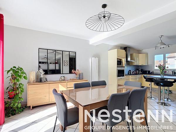 MAISON FAMILIALE A VENDRE - RILLIEUX-LA-PAPE - QUARTIER POLYCLINIQUE - 103 m² 4 CHAMBRES - JARDIN - GARAGE