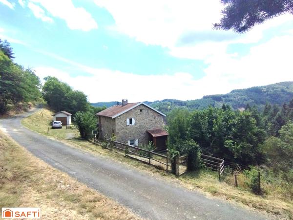 Ferme isolée 228m², terrains 5 hectares, sources