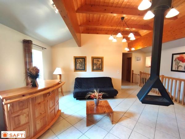 Ferme isolée 228m², terrains 5 hectares, sources