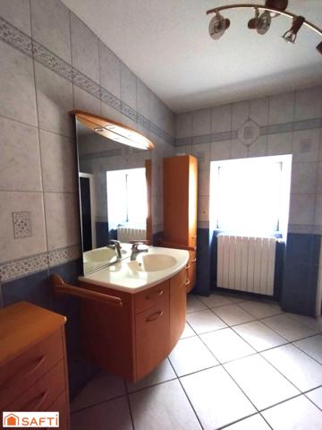 Ferme isolée 228m², terrains 5 hectares, sources