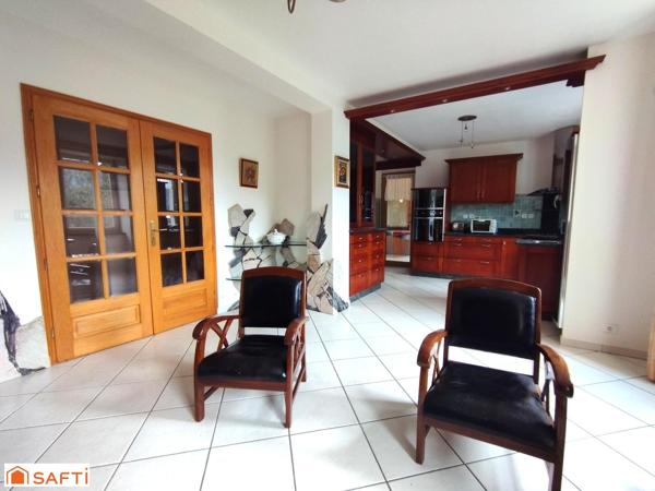 Ferme isolée 228m², terrains 5 hectares, sources