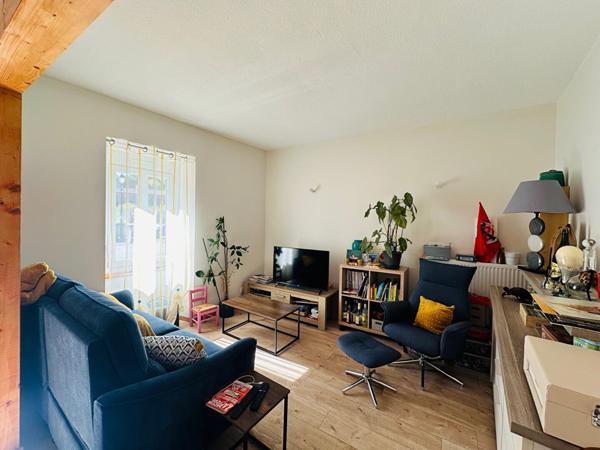 MAISON RENOVEE AVEC TERRAIN A SALSIGNE