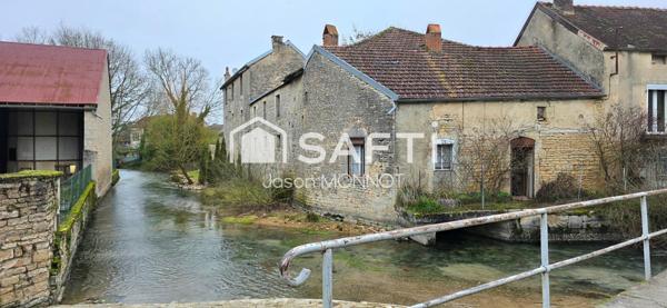 Maison bourguignonne à rénover – Au pied de l’eau