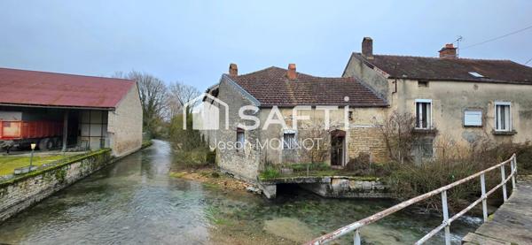 Maison bourguignonne à rénover – Au pied de l’eau