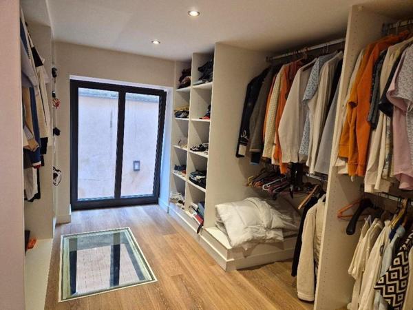 Appartement à LYON 3E ARRONDISSEMENT, 69003 - 3 pièces 123m²