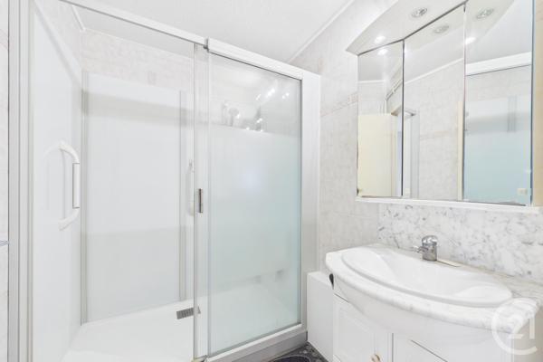 Appartement T3 à vendre  3 pièces - 65,95 m 2   LE BOUSCAT  - 33