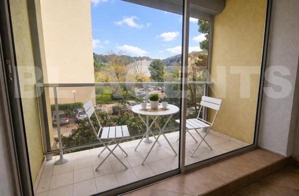 Appartement T4/5 de 77 m², au calme, vue dégagée sur les massifs, proche de toutes commodités