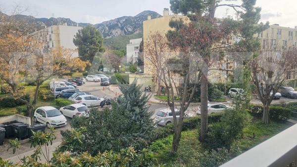 Appartement T4/5 de 77 m², au calme, vue dégagée sur les massifs, proche de toutes commodités