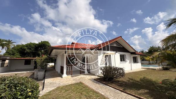 Maison T6 avec piscine, carbets et T2 indépendant – MATOURY