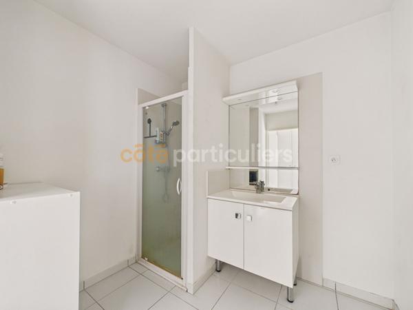 Vente
                Appartement39 m² - 2 Pièces -
                    PAREMPUYRE (33290)