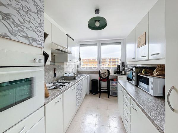 Location appartement près de SAINT CYR L ECOLE - 1 pièce(s) - 91 m² - 550 €/mois
