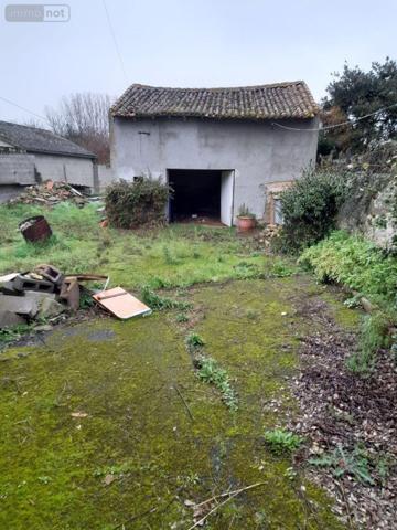 Maison à restaurer à vendre à Moncontour dans la Vienne (86330), ref : 86056/1   
Centre-bourg