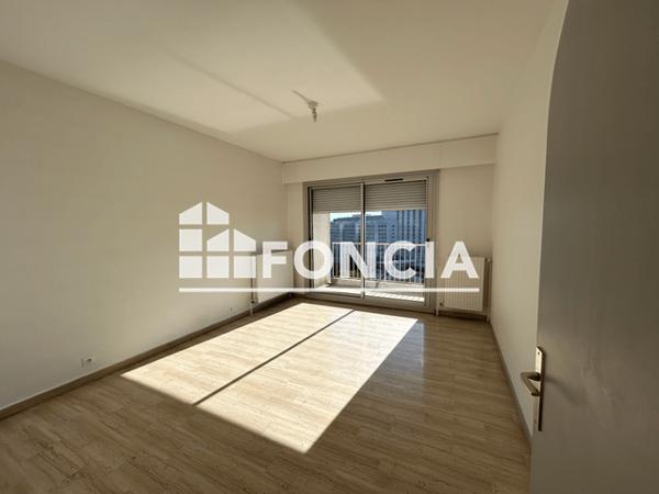 Location Appartement 4 pièces 93.8 m² - 1 RUE MORTILLET Grenoble 38000