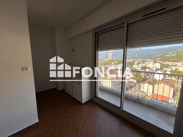 Location Appartement 4 pièces 93.8 m² - 1 RUE MORTILLET Grenoble 38000