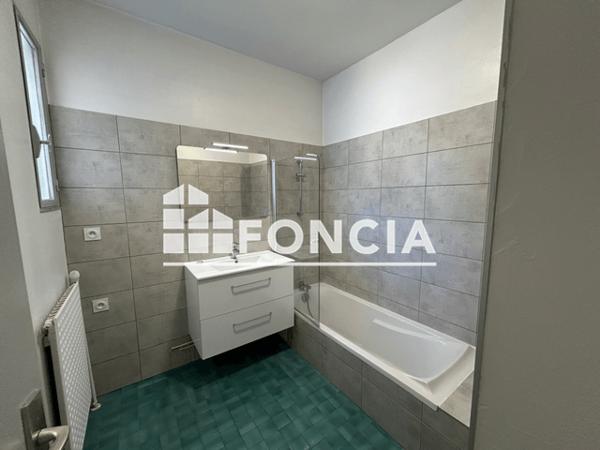 Location Appartement 4 pièces 93.8 m² - 1 RUE MORTILLET Grenoble 38000