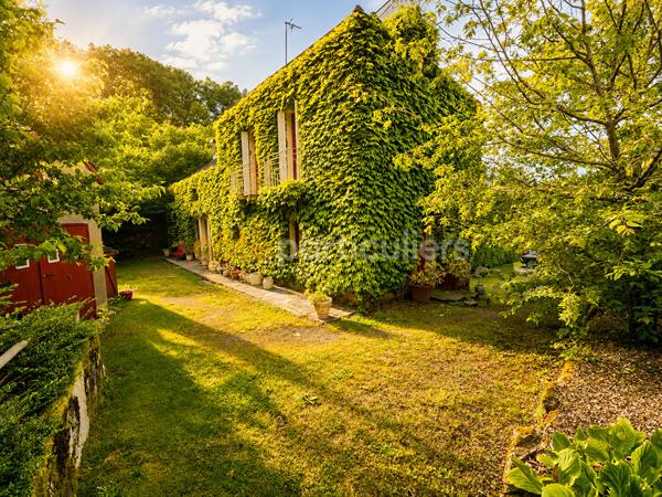 Vente
                Maison150 m² - 7 Pièces -
                    LE CREUSOT (71200)