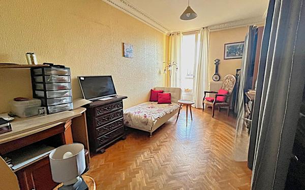 Appartement à vendre    3 pièces • 76,07 m2 Beauvais