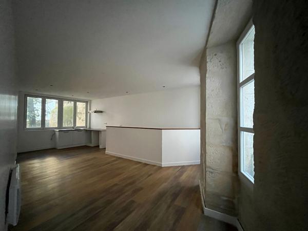 A vendre bel appartement en duplex rénové de 81m2 en hyper centre de Périgueux