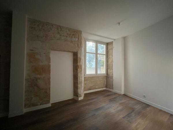 A vendre bel appartement en duplex rénové de 81m2 en hyper centre de Périgueux
