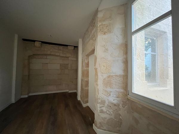 A vendre bel appartement en duplex rénové de 81m2 en hyper centre de Périgueux