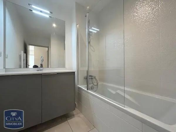 Appartement à louer 3 pièces 61.56m² Nantes (44300)