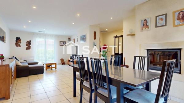 À vendre – Maison de plain-pied avec piscine à Parentis-en-Born