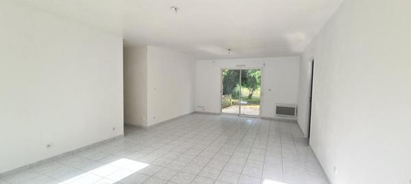 Maison Gorges 4 P . 3 Chs . 82.30 M² . T 1315 M² . Garage . Terrasse