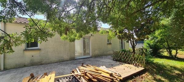 Maison Gorges 4 P . 3 Chs . 82.30 M² . T 1315 M² . Garage . Terrasse