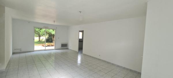 Maison Gorges 4 P . 3 Chs . 82.30 M² . T 1315 M² . Garage . Terrasse