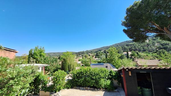 Ventabren RARE maison position dominante 190m2 au calme, vue imprenable, piscine