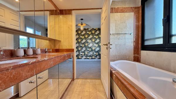 3 Pièces VUE MER PANORAMIQUE les pieds dans l'eau