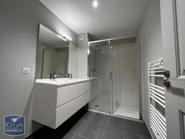 Appartement à louer 3 pièces 69m²