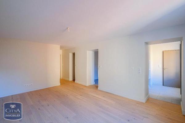 Appartement à louer 3 pièces 69m²