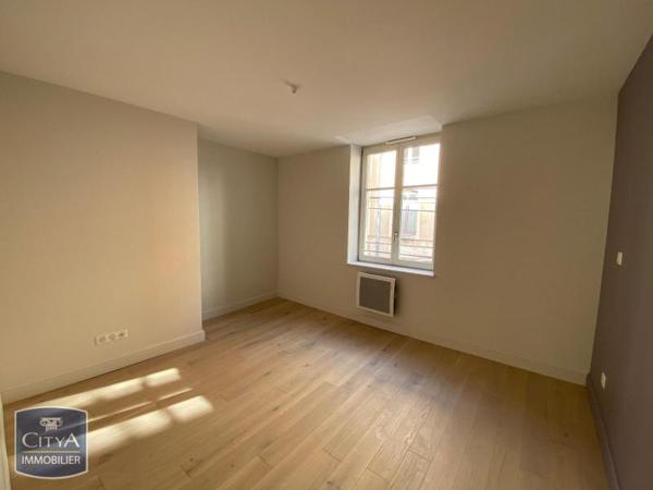 Appartement à louer 3 pièces 69m²