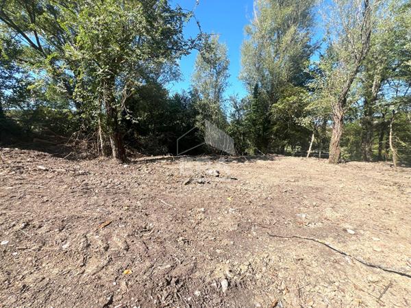 À Vendre : Terrain de agricole en Bord de Rivière - 520 m² ?