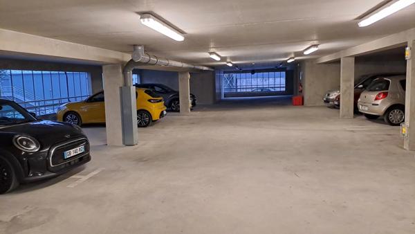 Parking / Box à louer à Chambéry (73000)