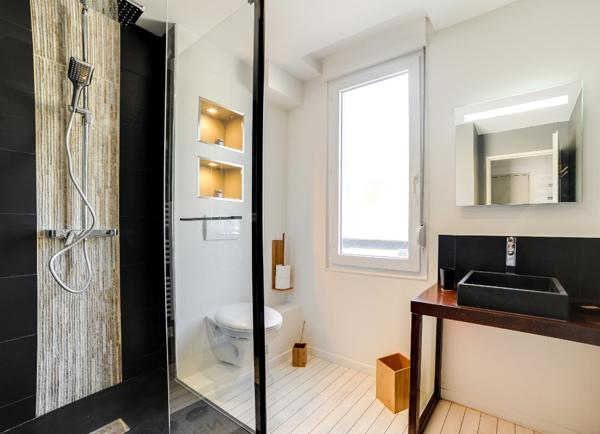 Châtel Guyon studio rénové avec parking privé et cellier Châtel-Guyon (63140)