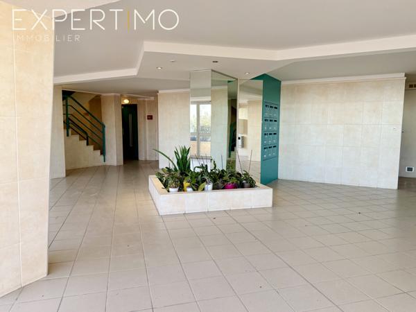 Palavas-les-Flots (34250) PALAVAS APPARTEMENT TYPE 4 STANDING DERNIER ETAGE FACE MER AVEC GARAGE ET CAVE