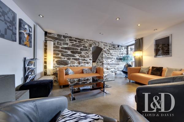 Opportunité rare :Chalet historique de 1780 à Tignes — 150 m², charme & modernité