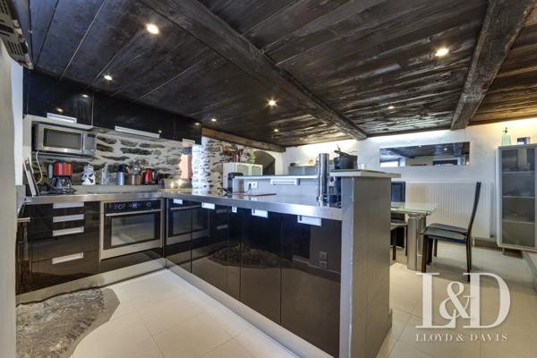 Opportunité rare :Chalet historique de 1780 à Tignes — 150 m², charme & modernité