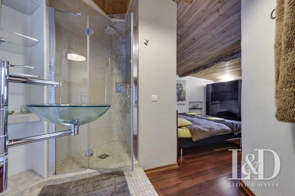 Opportunité rare :Chalet historique de 1780 à Tignes — 150 m², charme & modernité