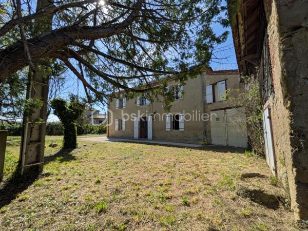 Avec une  rénovation déjà engagée, à finaliser selon vos envies, découvrez ce bien situé à seulement 10 minutes de Mirande et 25 minutes d'Auch.
Cette maison du début du XIXe siècle a déjà fait l’objet d’un début de rénovation, laissant aujourd’hui la possibilité aux futurs acquéreurs de terminer le projet à leur goût.

Elle développe environ 150 m² habitables et conserve de nombreux éléments de caractère : pierre apparente, poutres, cheminées et des volumes intéressants. Les murs en pierre de près de 60 cm d'épaisseur apportent tout le cachet et l'inertie thermique recherchés dans les maisons anciennes.

Au rez-de-chaussée : Un hall d'entrée, une grande pièce de vie avec cuisine ouverte, un salon avec cheminée, des WC séparés et un garage carrelé.
À l’étage : Trois chambres, une salle d'eau et un espace complémentaire à repenser.

EXTERIEURS ET DEPENDANCES :

Parcelle de 930 m² organisée autour de la maison, avec jardin en façade et sur le côté, un hangar (+80 m2), et 3 petits espaces de rangement extérieurs


INFORMATIONS TECHNIQUES :

- Toiture remaniée
- Combles isolés
- Fibre installée
- Panneaux rayonnants électriques avec programmateurs neufs
- DPE D


TRAVAUX A PRÉVOIR :

- Remplacement des menuiseries (simple vitrage)
- Assainissement individuel (non conforme)
- Mise à niveau de l'installation électrique
- Finitions




MAISON IDEALE POUR :

- Un projet de résidence principale personnalisée
- Un projet de rénovation
- Les amoureux de l’ancien
- Primo-accédants


LE PLUS : 

Une base déjà partiellement rénovée qui permet de se projeter tout en gardant la liberté d’aménager selon ses envies.
Taxe foncière de 914 € seulement !

📞 Une visite s’impose pour en apprécier tout le potentiel ! Contactez Christel Sonet-Pambrun au 06.10.85.50.94     (Visite virtuelle sur demande)