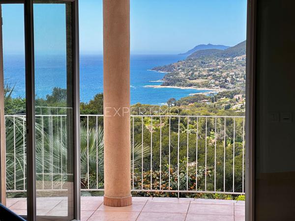 Carqueiranne (83320) Villa vue mer au quartier résidentiel de la Californie