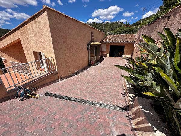 Carqueiranne (83320) Villa vue mer au quartier résidentiel de la Californie