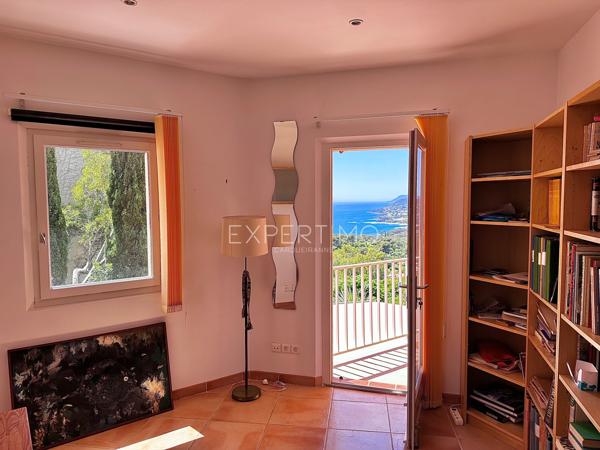 Carqueiranne (83320) Villa vue mer au quartier résidentiel de la Californie