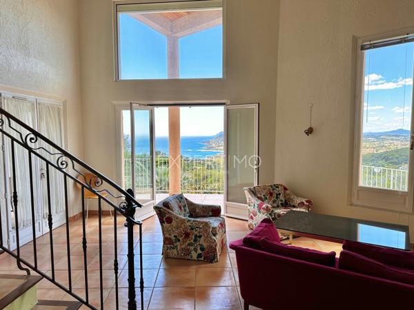 Carqueiranne (83320) Villa vue mer au quartier résidentiel de la Californie