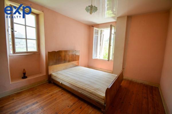 33760-BELLEBAT - LONGERE- 4 CHAMBRES -TERRAIN-GARAGE-